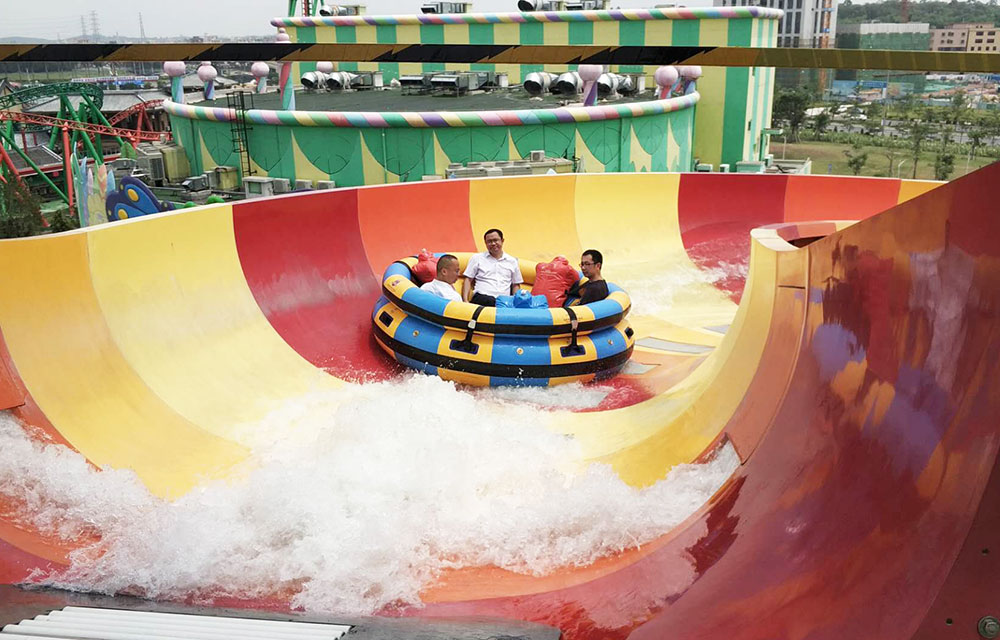 Guangzhou H-Fun Supplied Vehicles to the Spinning Rapids Ride of White Water West